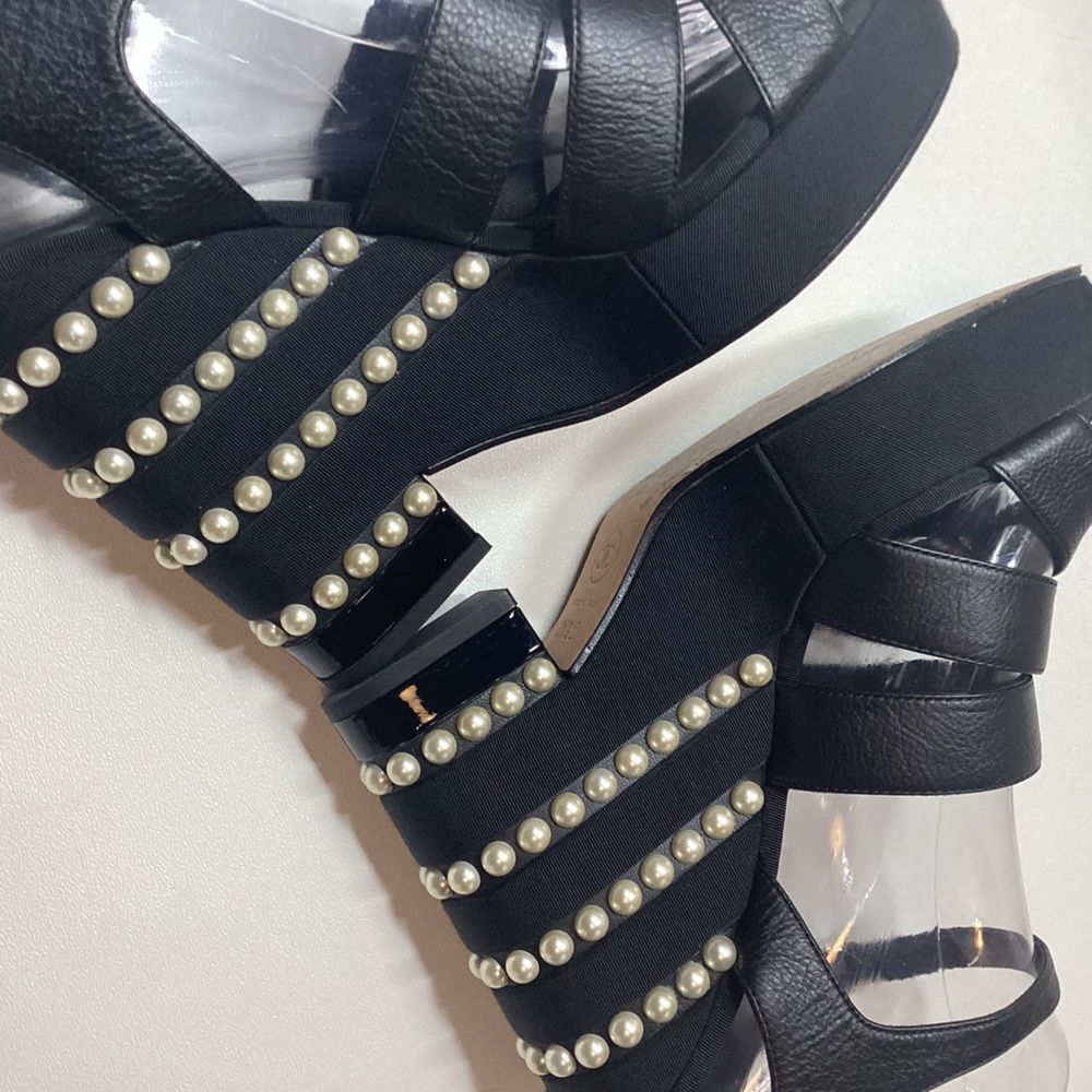 Chanel Calfskin Grosgrain Pearl Wedge‎ Sandals Size EU 38.5 Black - Picture 5 of 16